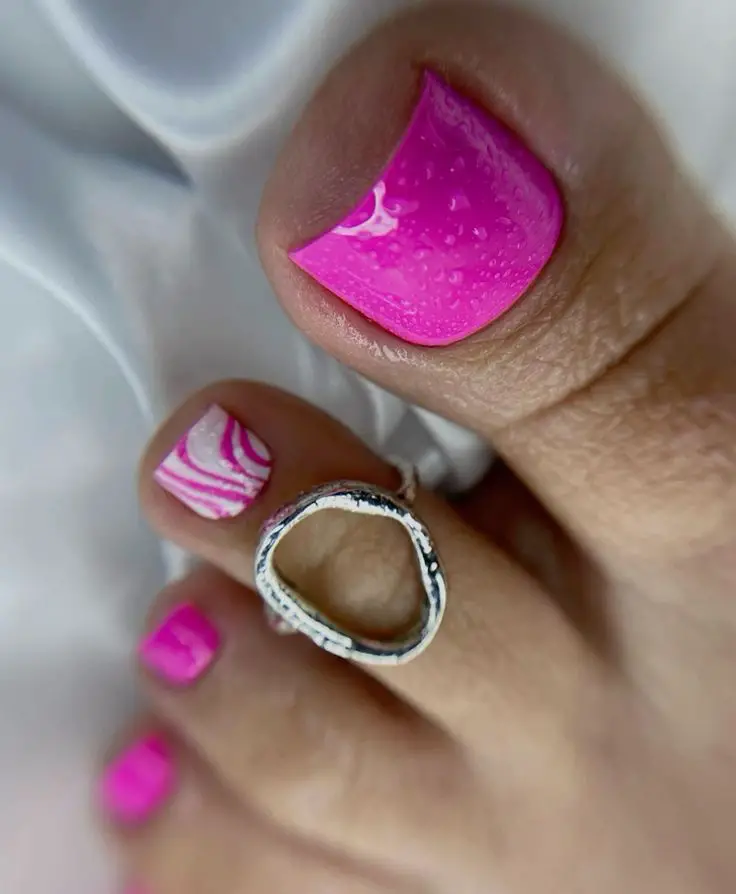 24 Summer Hot Pink Toe Nail Design Ideas: Trendy Beach Pedicures
